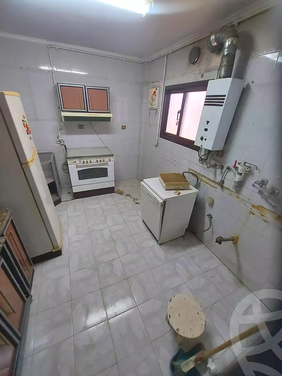 https://aqarmap.com.eg/ar/listing/7358043-for-sale-cairo-helwan-helwan-el-sharkeya-mostafa-safwat-st