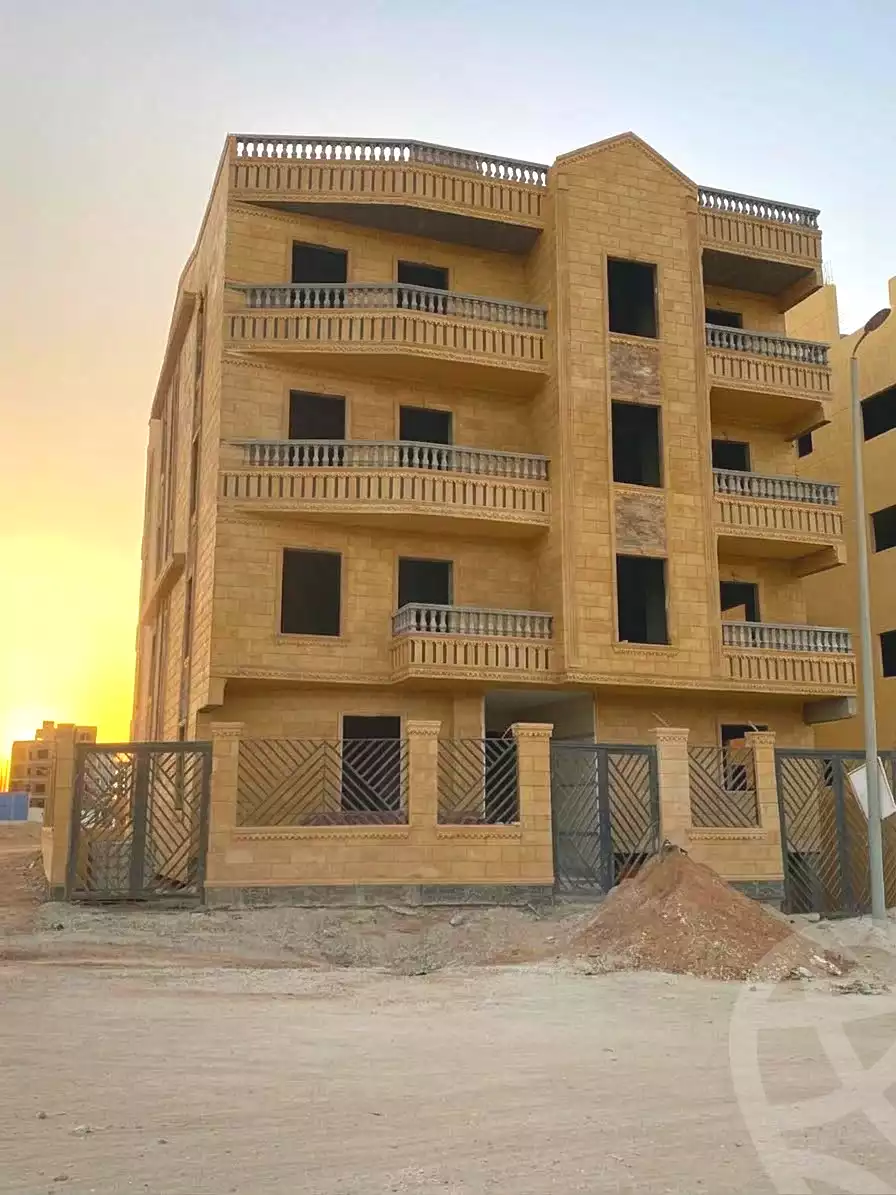https://aqarmap.com.eg/en/listing/7360170-for-sale-cairo-6th-of-october-hadaeq-october-golden-square