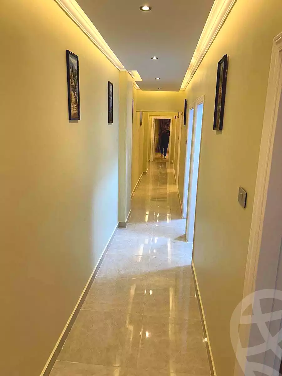 https://aqarmap.com.eg/ar/listing/7360390-for-sale-cairo-helwan-helwan-el-sharkeya-mostafa-safwat-st