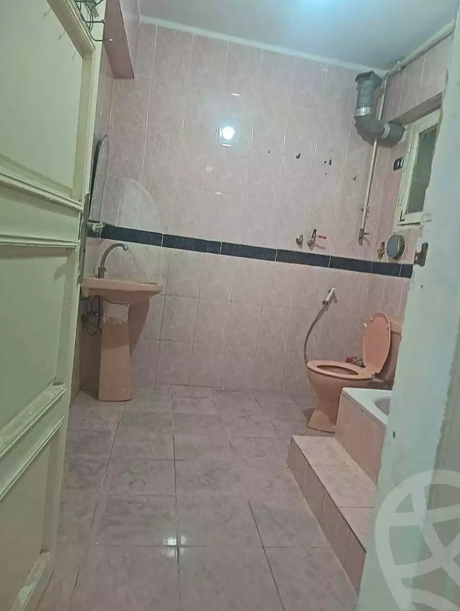 https://aqarmap.com.eg/ar/listing/7360395-for-rent-cairo-helwan-mostafa-fahmy-st