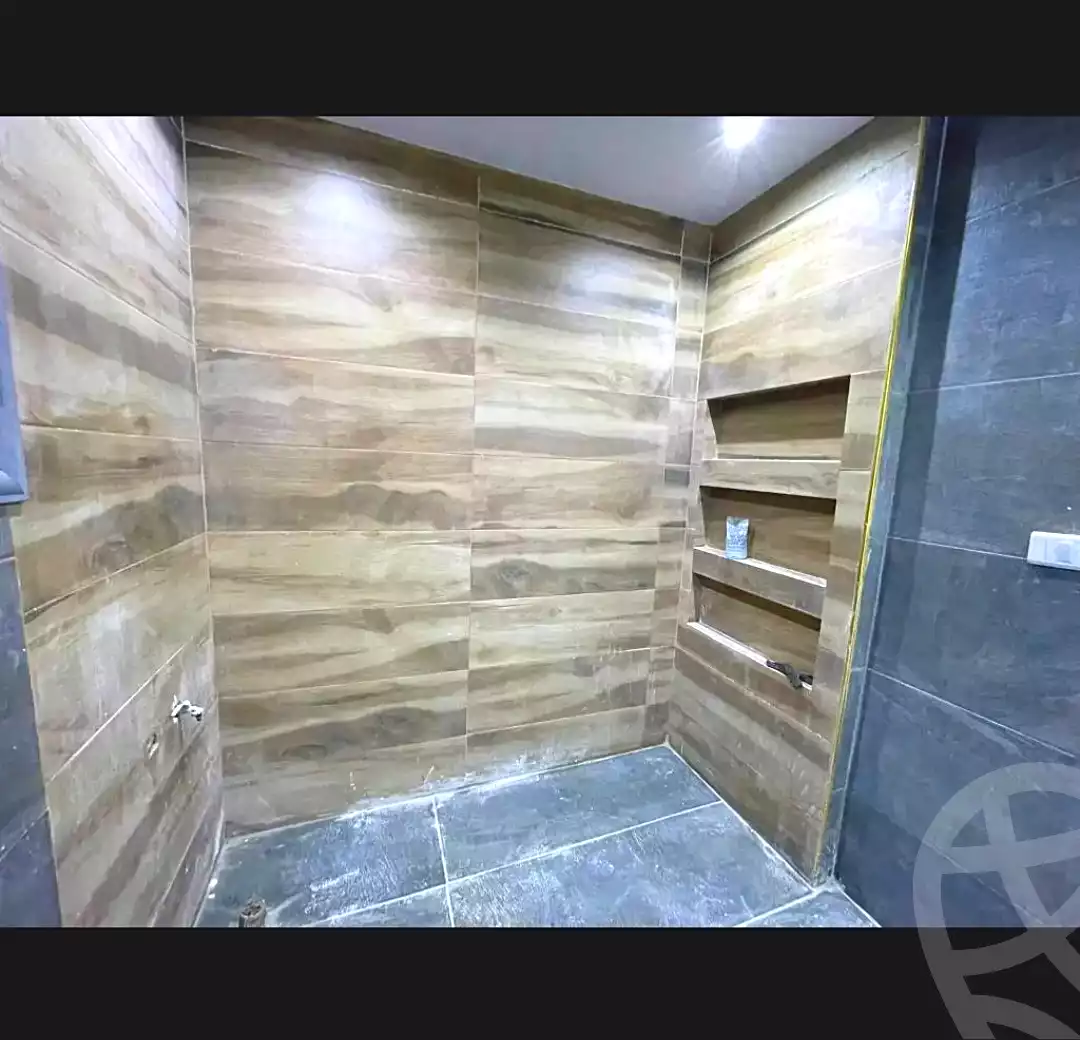 https://aqarmap.com.eg/ar/listing/7361092-for-sale-alexandria-al-agamy-lbytsh-bianchiii-el-arbaeen-st
