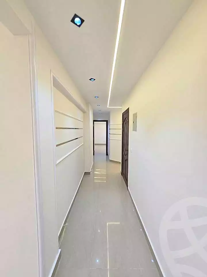 https://aqarmap.com.eg/ar/listing/7361251-for-sale-alexandria-el-asafra-shr-45