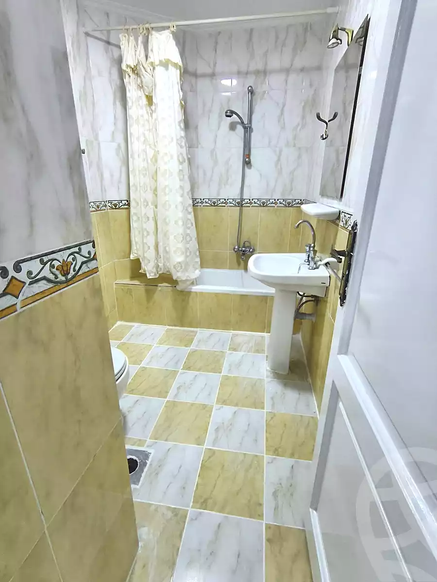 https://aqarmap.com.eg/ar/listing/7361351-for-sale-alexandria-al-agamy-shataa-el-nakheel