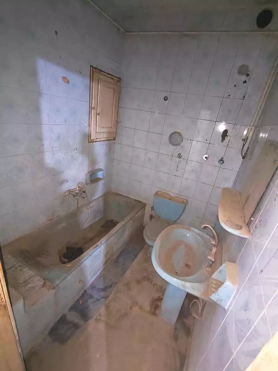 https://aqarmap.com.eg/ar/listing/7361468-for-sale-alexandria-al-agamy-el-hanouvel-radwan-st