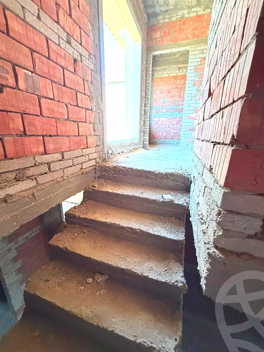 https://aqarmap.com.eg/ar/listing/7361808-for-sale-cairo-el-shorouk-compounds-yfy-ryzydns