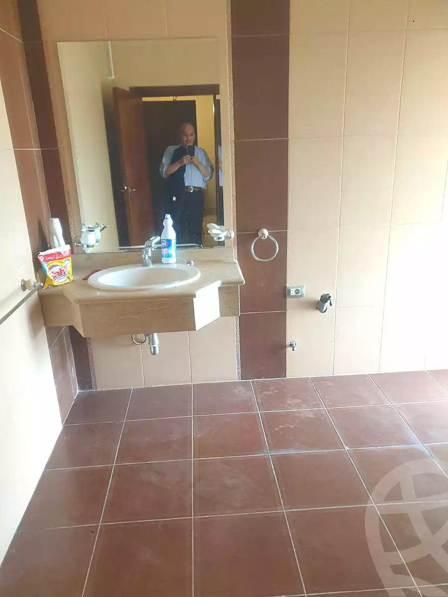 https://aqarmap.com.eg/en/listing/7365235-for-sale-cairo-el-sheikh-zayed-city-compounds-hadayek-el-mohandiseen