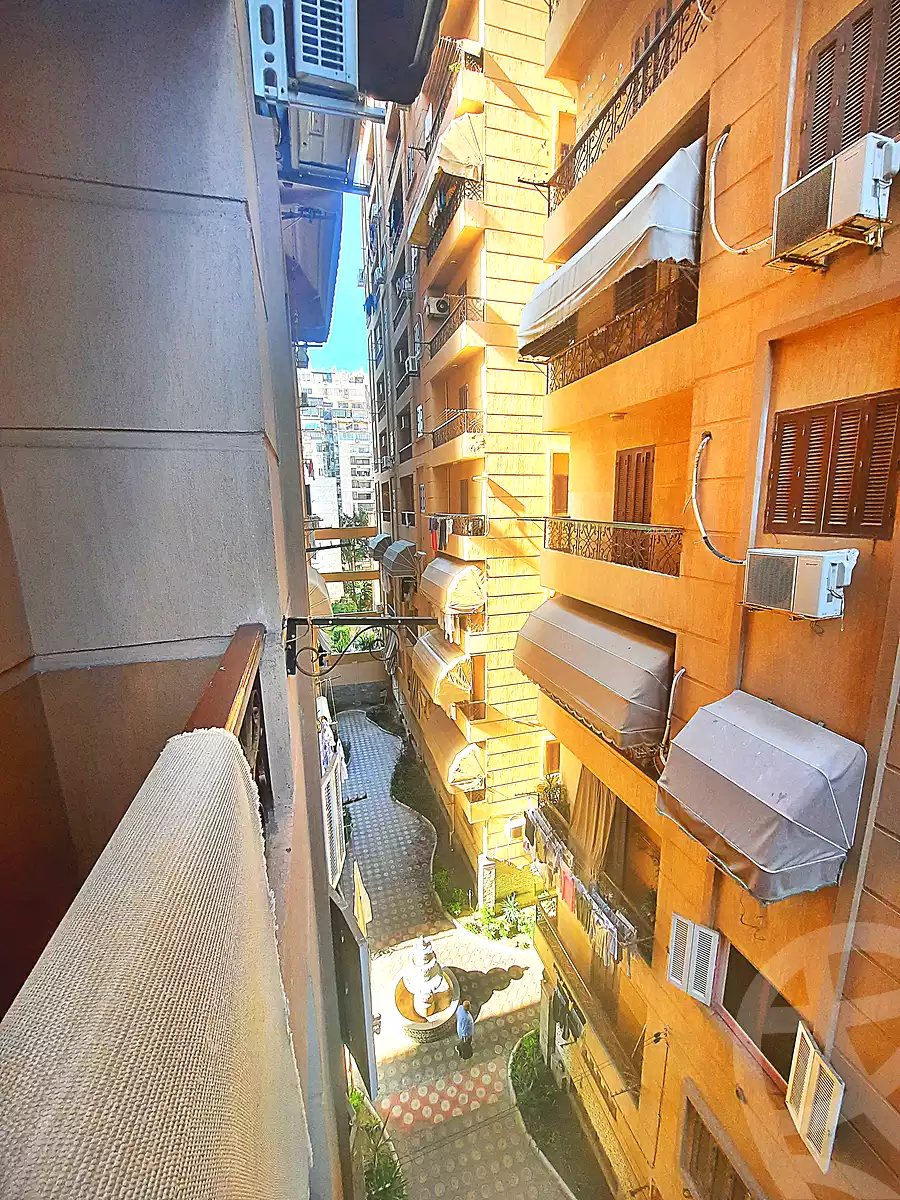 https://aqarmap.com.eg/ar/listing/7366267-for-sale-alexandria-glim-shr-bw-qyr-tryq-lhry