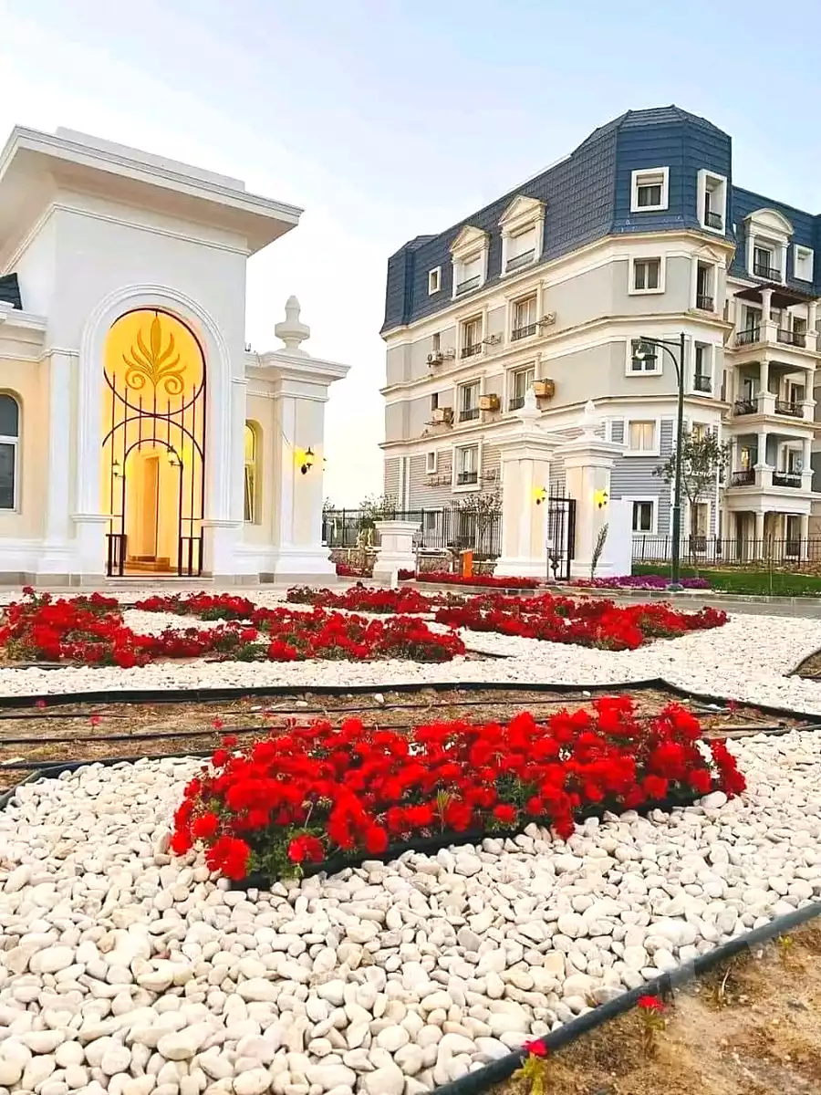 https://aqarmap.com.eg/ar/listing/7367763-for-sale-cairo-new-cairo-compounds-mwntn-fyw-y-syty-club-park-mountain-view-icity