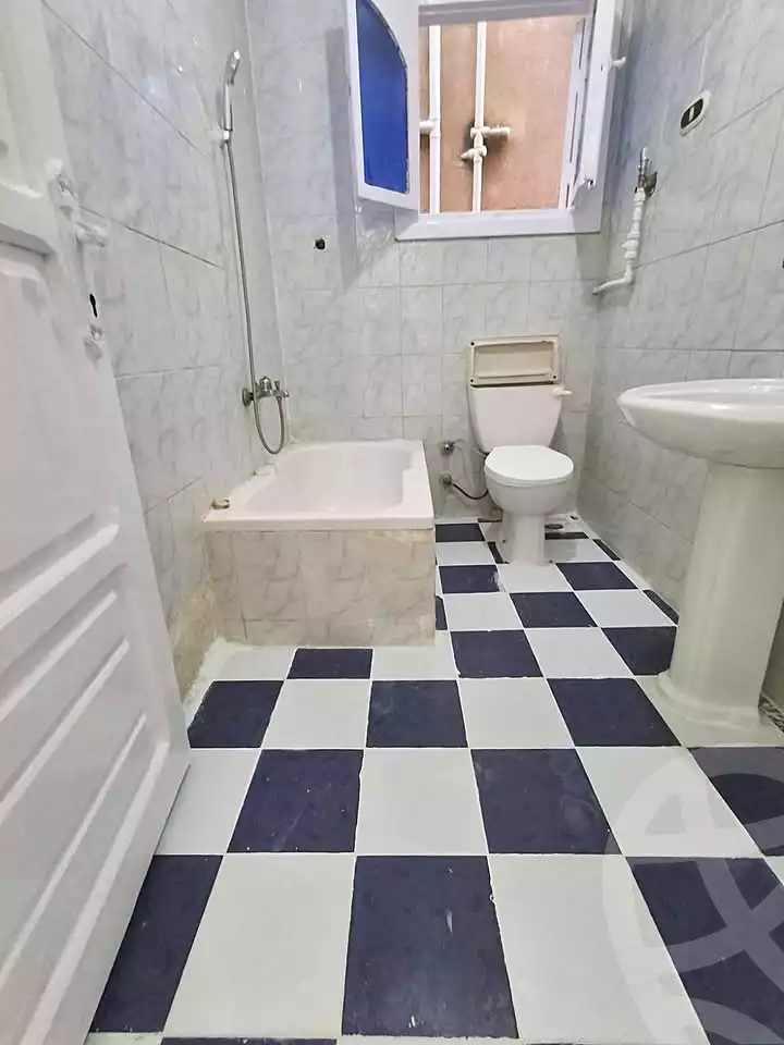 https://aqarmap.com.eg/en/listing/7368780-for-sale-alexandria-al-agamy-shataa-el-nakheel