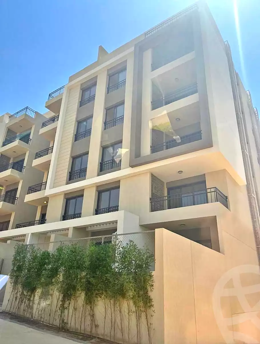 https://aqarmap.com.eg/ar/listing/7368938-for-sale-cairo-new-cairo-compounds-kmbwnd-kryk-twn-il-cazar