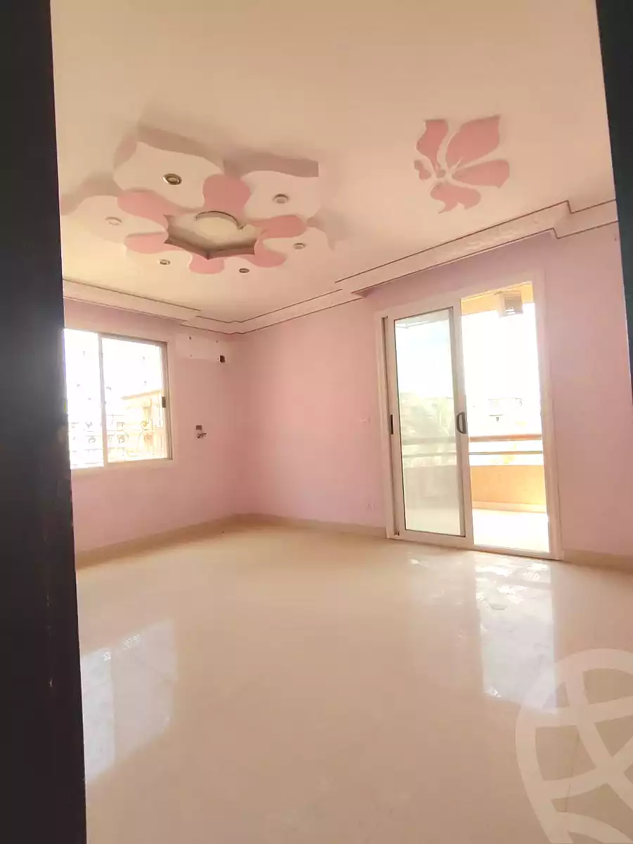 https://aqarmap.com.eg/en/listing/7369074-for-sale-cairo-new-cairo-lrhb-city-phase-4-mohammed-farid-st