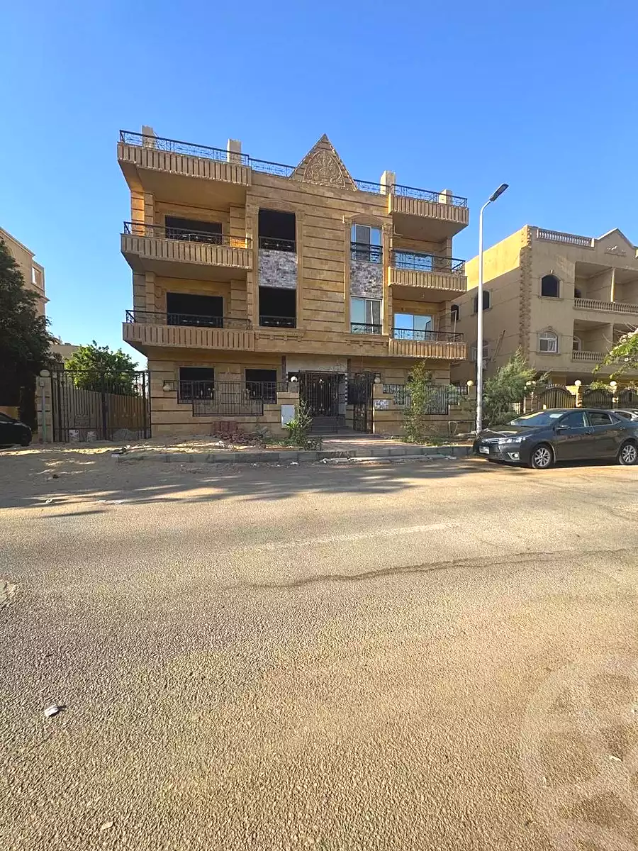 https://aqarmap.com.eg/ar/listing/7370314-for-sale-cairo-new-cairo-first-settlement-neighbourhood-10-el-shaheed-abdul-fattah-ahmed-st