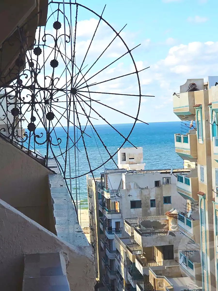 https://aqarmap.com.eg/ar/listing/7371813-for-sale-alexandria-al-agamy-shataa-el-nakheel