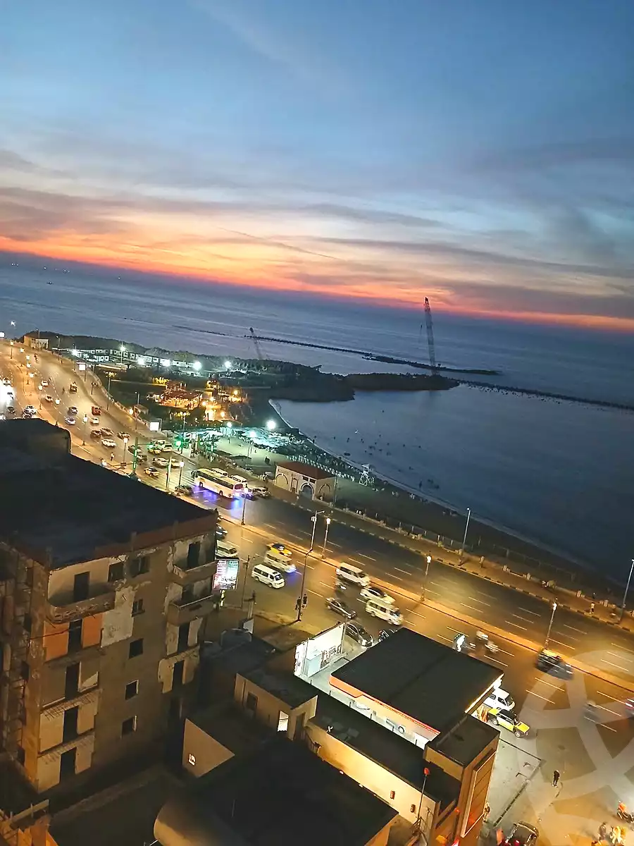 https://aqarmap.com.eg/ar/listing/7372452-for-sale-alexandria-sydy-bshr-sydy-bshr-bhry-shr-khld-bn-lwlyd