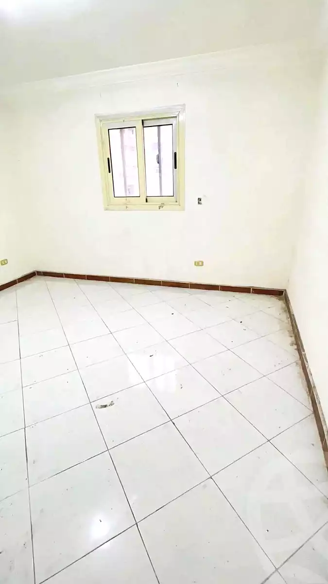 https://aqarmap.com.eg/ar/listing/7372472-for-sale-alexandria-sydy-bshr-sydy-bshr-bhry-mohamed-el-srafi-st.
