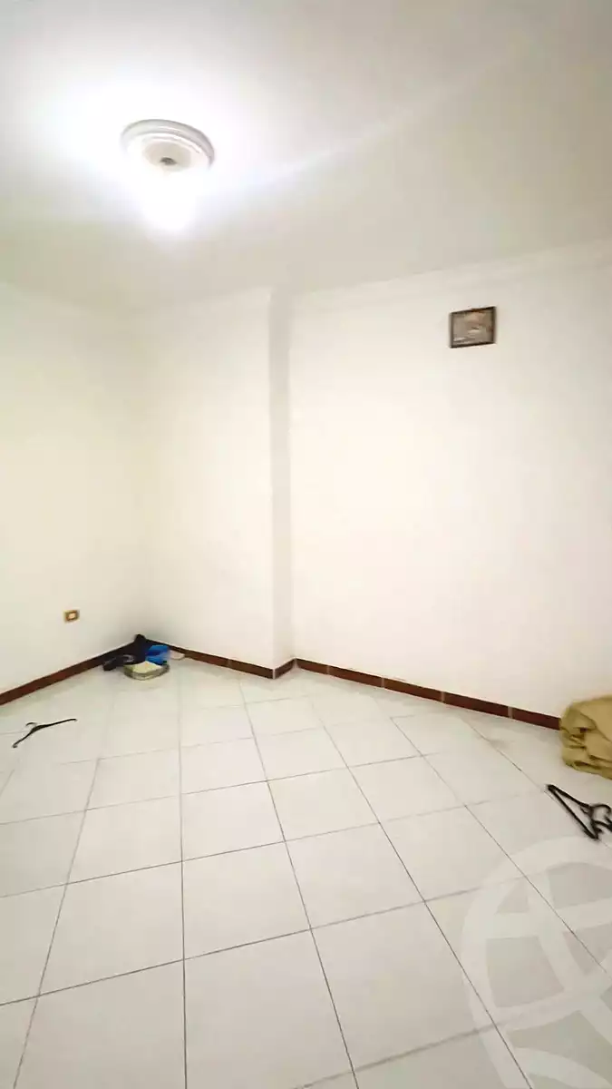 https://aqarmap.com.eg/ar/listing/7372472-for-sale-alexandria-sydy-bshr-sydy-bshr-bhry-mohamed-el-srafi-st.