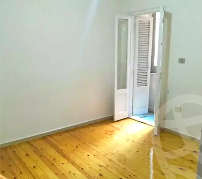 https://aqarmap.com.eg/ar/listing/7372769-for-rent-alexandria-ganaklis