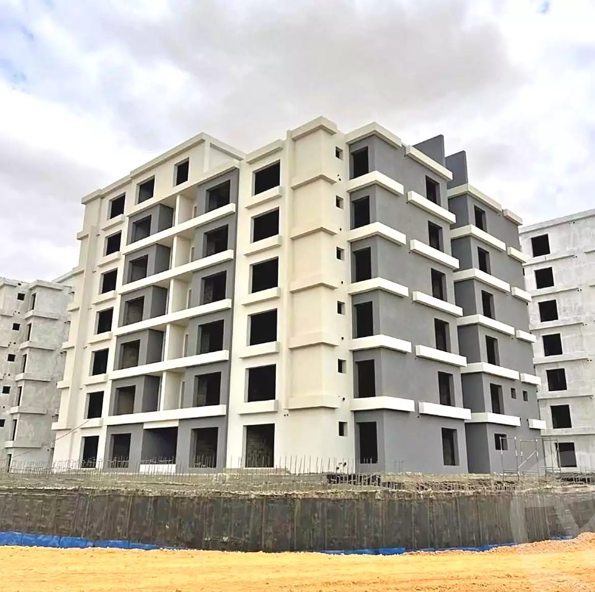 https://aqarmap.com.eg/en/listing/7373888-for-sale-cairo-new-cairo-compounds-the-crest-compound-il-cazar