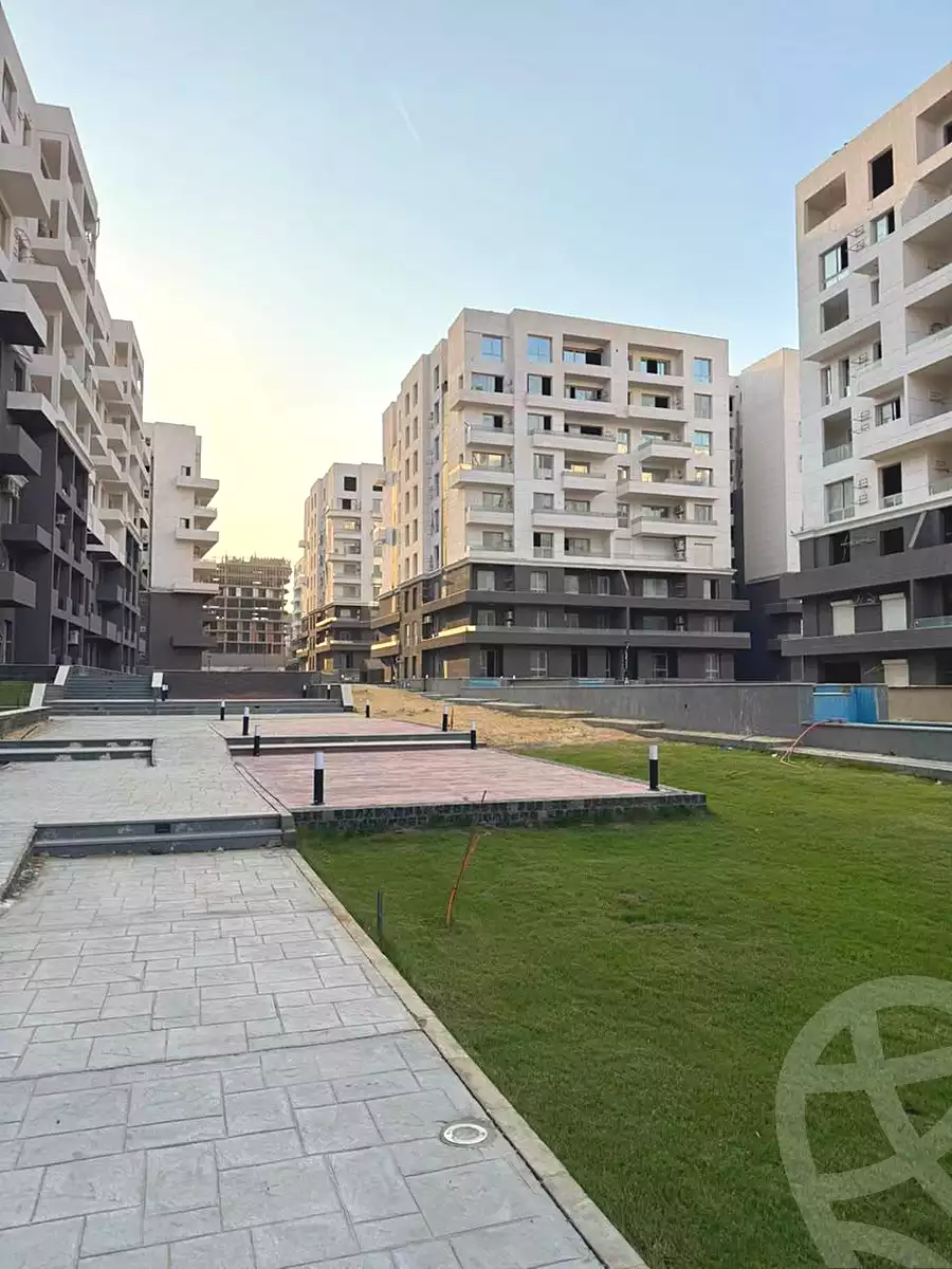 https://aqarmap.com.eg/en/listing/7373908-for-sale-cairo-new-administrative-capital-r7-dy-jwy-3-tj-msr