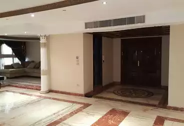 Apartment 360 M² For Sale in Cornich El Maadi