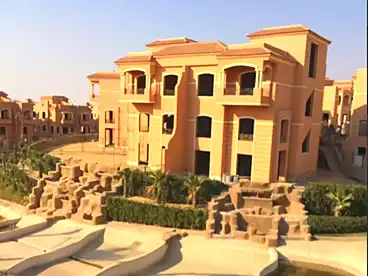 للبيع في كمبوند ايمرالد بارك، كمبوند بالتجمع الخامس، 17 متر