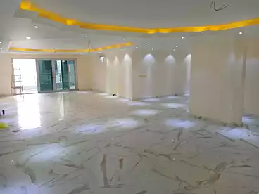 دور كامل إداري للإيجار - 8 غرف - بالدور 2