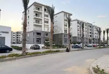 https://aqarmap.com.eg/en/listing/4864904-for-sale-cairo-new-cairo-compounds-hyde-park-cluster-7-hyde-park