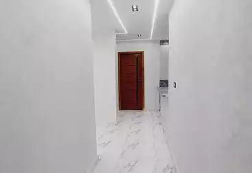 شقة بحديقة للبيع - 3 غرف