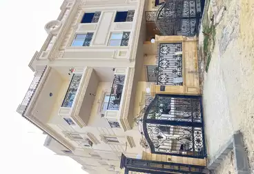 Apartments For sale - 4 rooms - floor 1