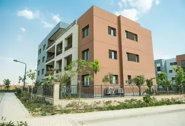 Apartment for sale( ready to move ) in district 5 compound - Marakez - New cairo