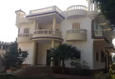 Separate Villa For sale in Palm Crest Compound