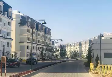 https://aqarmap.com.eg/ar/listing/4971229-for-sale-cairo-new-cairo-compounds-mountain-view1-1-compound