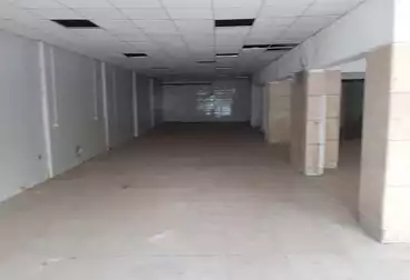 Showroom For rent in Makram Ebeid St.