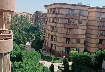 https://aqarmap.com.eg/ar/listing/5029285-for-sale-cairo-new-cairo-lrhb-city-phase-4-saad-zaghloul-st