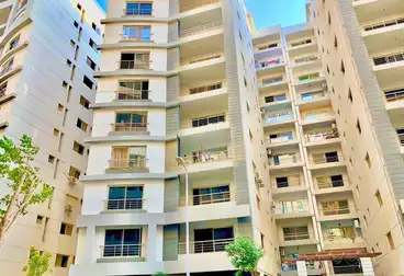 https://aqarmap.com.eg/ar/listing/5073465-for-sale-cairo-el-maadi-compounds-bavaria-town