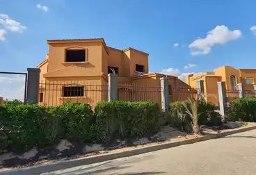 Separate Villa For sale in Wadi Al Nakhil