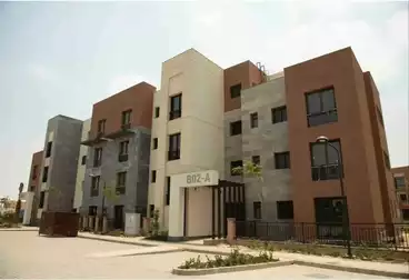 Townhouse corner Prime Location in District 5 Marakez