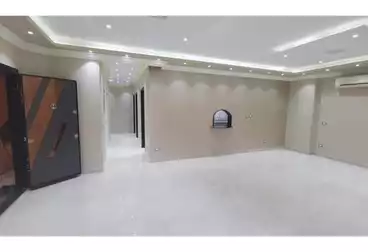 شقق للبيع - 3 غرف - بالدور 0