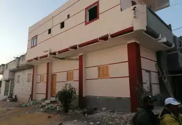 House / Home For sale - 4 rooms
