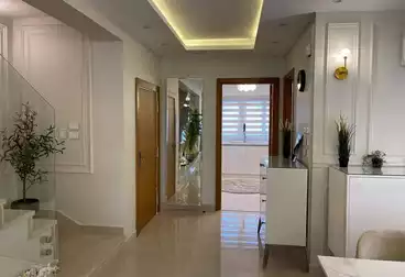 أي فيلا للبيع - 3 غرف - بالدور 2