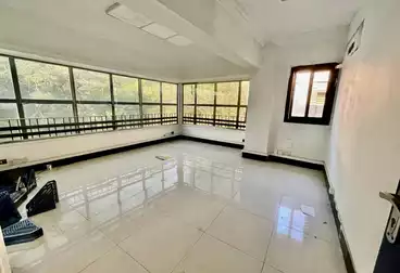 Administrative For rent - 25 rooms - floor 4