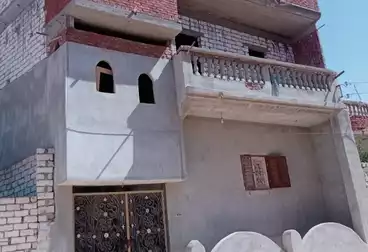 منزل / بيت للبيع - 5 غرف