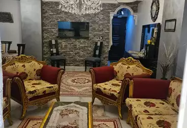 شقة بحديقة للبيع - 3 غرف - بالدور 0