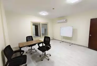 مكاتب للإيجار - 4 غرف - بالدور 4