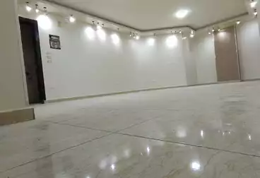 Apartments For sale - 2 rooms - floor 8