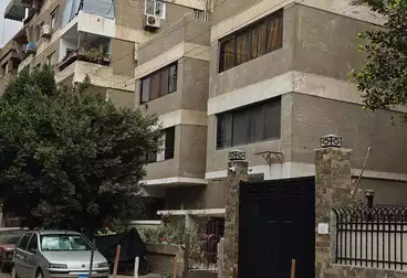 Building For sale - 12 rooms