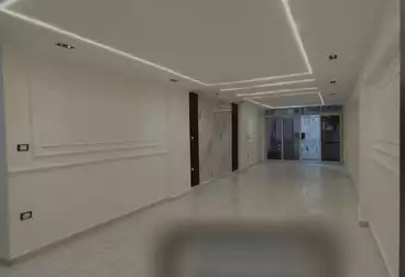 Apartments For sale - 3 rooms - floor 1