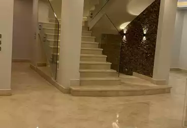 فيلا منفصلة للإيجار - 5 غرف