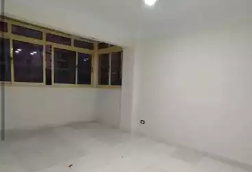 Apartments For sale - 3 rooms - floor 1