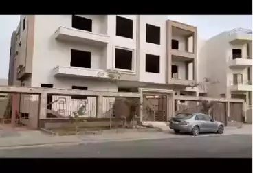 شقق للبيع - 4 غرف - بالدور 1